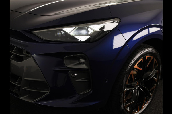 CUPRA Terramar 1.5 TSI e-Hybrid VZ Performance 272 pk Automaat | Navigatie | Panoramadak | Parkeersensoren (Park assist)  Rondomzicht camera | Elektr. voorstoelen | Matrix LED koplampen |
