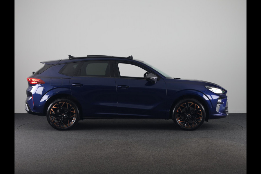 CUPRA Terramar 1.5 TSI e-Hybrid VZ Performance 272 pk Automaat | Navigatie | Panoramadak | Parkeersensoren (Park assist)  Rondomzicht camera | Elektr. voorstoelen | Matrix LED koplampen |