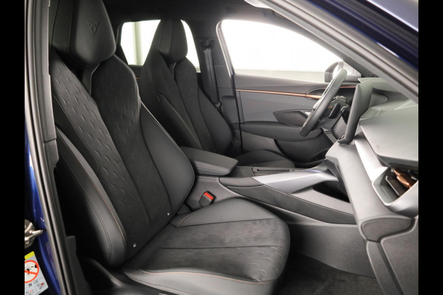 CUPRA Terramar 1.5 TSI e-Hybrid VZ Performance 272 pk Automaat | Navigatie | Panoramadak | Parkeersensoren (Park assist)  Rondomzicht camera | Elektr. voorstoelen | Matrix LED koplampen |
