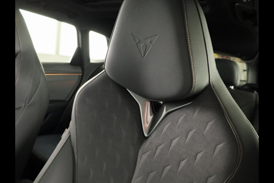 CUPRA Terramar 1.5 TSI e-Hybrid VZ Performance 272 pk Automaat | Navigatie | Panoramadak | Parkeersensoren (Park assist)  Rondomzicht camera | Elektr. voorstoelen | Matrix LED koplampen |