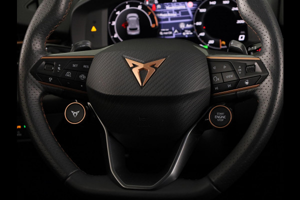 CUPRA Terramar 1.5 TSI e-Hybrid VZ Performance 272 pk Automaat | Navigatie | Panoramadak | Parkeersensoren (Park assist)  Rondomzicht camera | Elektr. voorstoelen | Matrix LED koplampen |