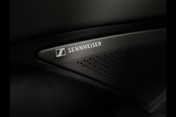 CUPRA Terramar 1.5 TSI e-Hybrid VZ Performance 272 pk Automaat | Navigatie | Panoramadak | Parkeersensoren (Park assist)  Rondomzicht camera | Elektr. voorstoelen | Matrix LED koplampen |