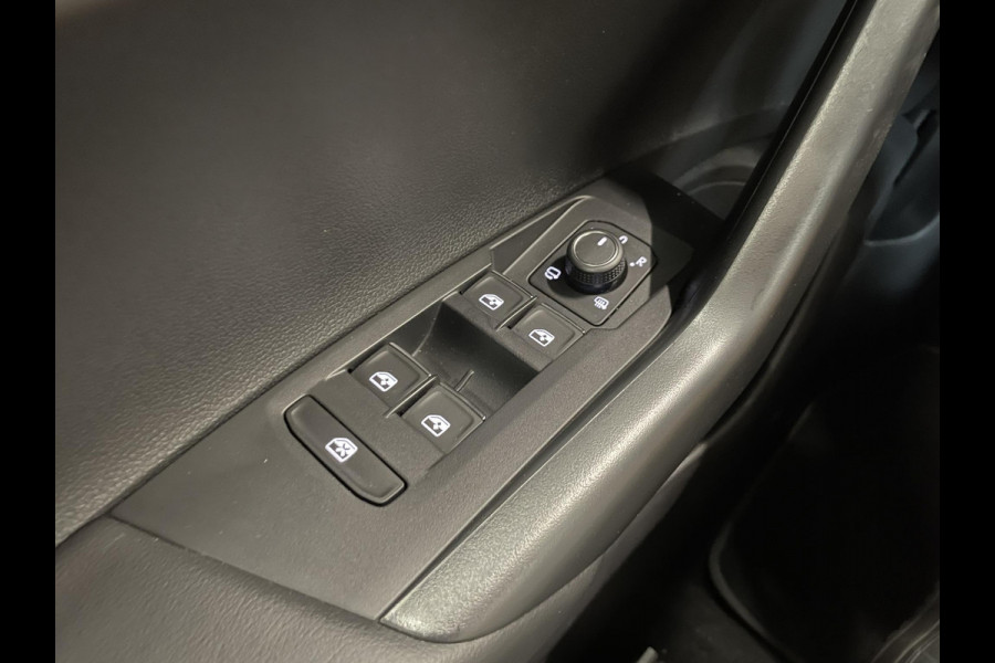 Volkswagen Polo 1.0 TSI 115pk Life Business DSG Aut. Adaptive Cruise Travel Assist/Lane Assist LED-koplampen PDC VA+Achteruitrijcamera Discover Media Navigatie Carplay Stoelverwarming Trekhaak