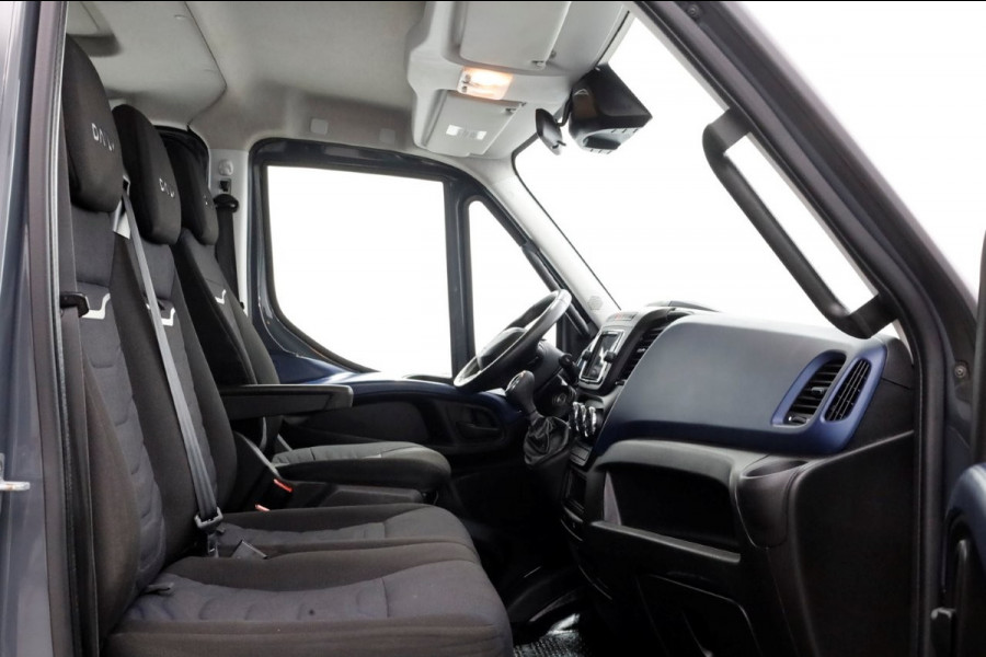 Iveco Daily 35C18 3.0 180pk HiMatic Automaat D.C. Open Laadbak L412cm Trekhaak 3500kg 09-2022