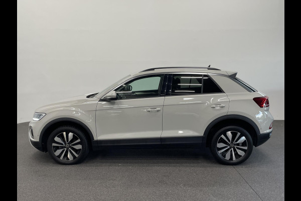 Volkswagen T-Roc 1.0 TSI 85 kW Move Discover Media Navi Digital Cockpit App-Connect DAB Climatronic Stoelverwarming Privacy Glass Park Assist Lane Assist Front Assist 17 inch LM Velgen Ascot Gray
