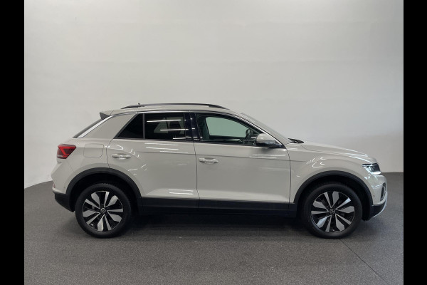 Volkswagen T-Roc 1.0 TSI 85 kW Move Discover Media Navi Digital Cockpit App-Connect DAB Climatronic Stoelverwarming Privacy Glass Park Assist Lane Assist Front Assist 17 inch LM Velgen Ascot Gray
