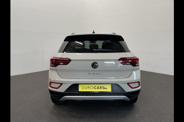 Volkswagen T-Roc 1.0 TSI 85 kW Move Discover Media Navi Digital Cockpit App-Connect DAB Climatronic Stoelverwarming Privacy Glass Park Assist Lane Assist Front Assist 17 inch LM Velgen Ascot Gray