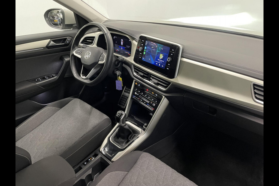 Volkswagen T-Roc 1.0 TSI 85 kW Move Discover Media Navi Digital Cockpit App-Connect DAB Climatronic Stoelverwarming Privacy Glass Park Assist Lane Assist Front Assist 17 inch LM Velgen Ascot Gray