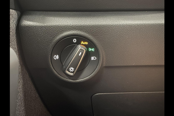 Volkswagen T-Roc 1.0 TSI 85 kW Move Discover Media Navi Digital Cockpit App-Connect DAB Climatronic Stoelverwarming Privacy Glass Park Assist Lane Assist Front Assist 17 inch LM Velgen Ascot Gray
