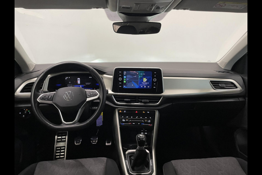 Volkswagen T-Roc 1.0 TSI 85 kW Move Discover Media Navi Digital Cockpit App-Connect DAB Climatronic Stoelverwarming Privacy Glass Park Assist Lane Assist Front Assist 17 inch LM Velgen Ascot Gray