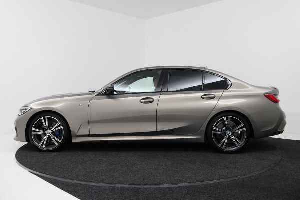 BMW 3-serie 330i High Executive Edition (PANORAMADAK, HEAD-UP, HARMAN/KARDON, 360 CAMERA, SFEERVERLICHTING, DEALER ONDERHOUDEN)