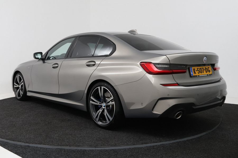 BMW 3-serie 330i High Executive Edition (PANORAMADAK, HEAD-UP, HARMAN/KARDON, 360 CAMERA, SFEERVERLICHTING, DEALER ONDERHOUDEN)