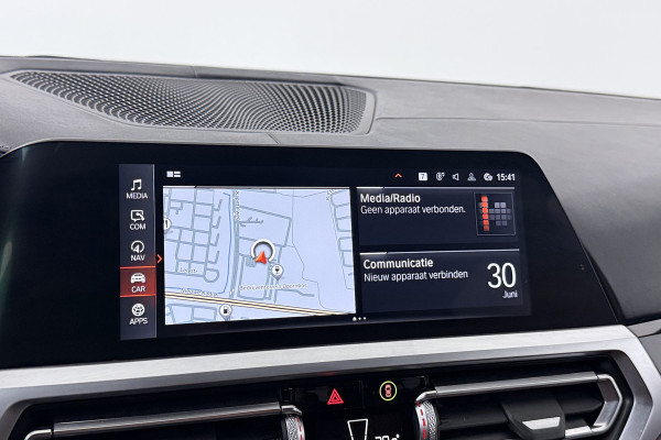 BMW 3-serie 330i High Executive Edition (PANORAMADAK, HEAD-UP, HARMAN/KARDON, 360 CAMERA, SFEERVERLICHTING, DEALER ONDERHOUDEN)