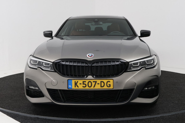 BMW 3-serie 330i High Executive Edition (PANORAMADAK, HEAD-UP, HARMAN/KARDON, 360 CAMERA, SFEERVERLICHTING, DEALER ONDERHOUDEN)