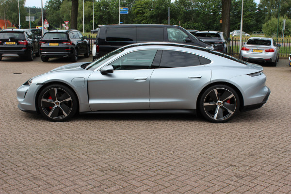 Porsche Taycan 4S Performance 84 kWh / SoH 91,9% / 38.845 km! /  Panoramadak / Camera / Passenger Display / Luchtvering / 21'' / Bose / Stoelverwarming / DAB / Cruise Control