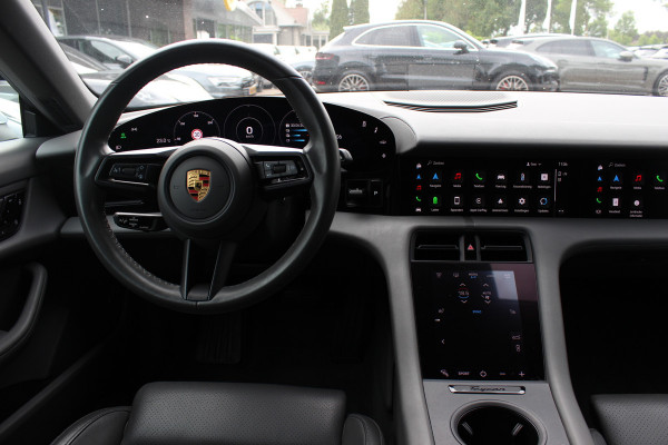 Porsche Taycan 4S Performance 84 kWh / SoH 91,9% / 38.845 km! /  Panoramadak / Camera / Passenger Display / Luchtvering / 21'' / Bose / Stoelverwarming / DAB / Cruise Control