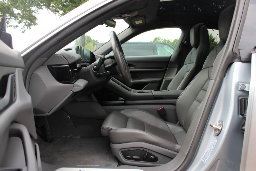 Porsche Taycan 4S Performance 84 kWh / SoH 91,9% / 38.845 km! /  Panoramadak / Camera / Passenger Display / Luchtvering / 21'' / Bose / Stoelverwarming / DAB / Cruise Control