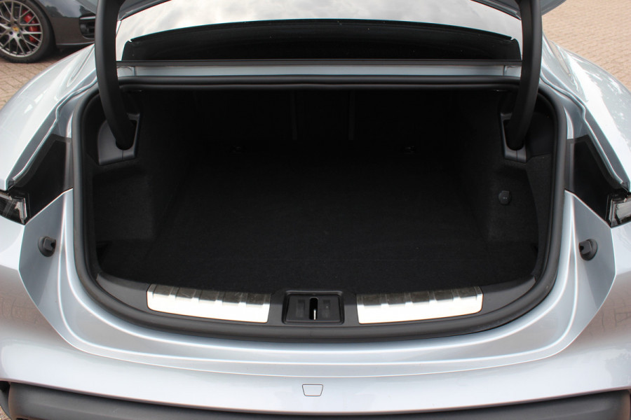Porsche Taycan 4S Performance 84 kWh / SoH 91,9% / 38.845 km! /  Panoramadak / Camera / Passenger Display / Luchtvering / 21'' / Bose / Stoelverwarming / DAB / Cruise Control