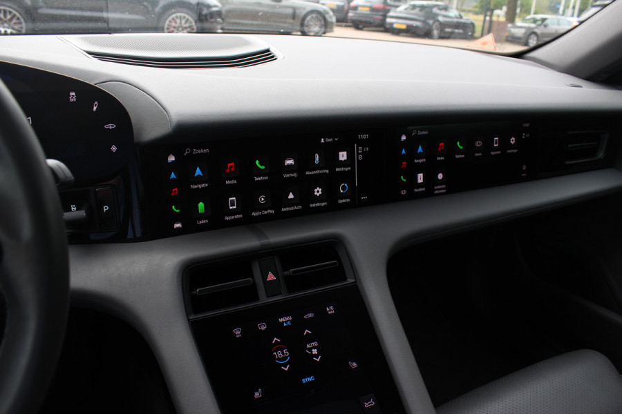 Porsche Taycan 4S Performance 84 kWh / SoH 91,9% / 38.845 km! /  Panoramadak / Camera / Passenger Display / Luchtvering / 21'' / Bose / Stoelverwarming / DAB / Cruise Control