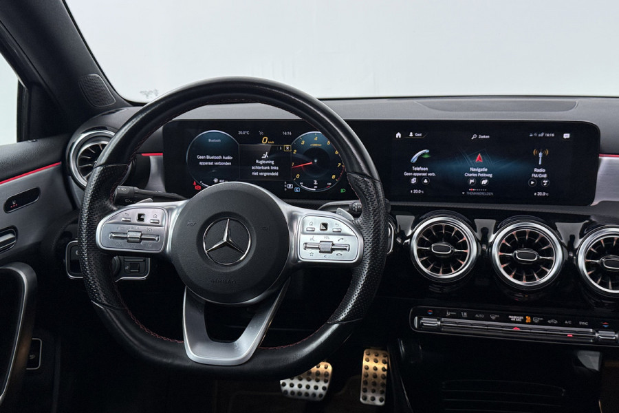 Mercedes-Benz A-Klasse 180 Business Solution AMG (PANORAMADAK, SFEERVERLICHTING, ELEKT. STOELEN, MULTIBEAM KOPLAMPEN, CAMERA)