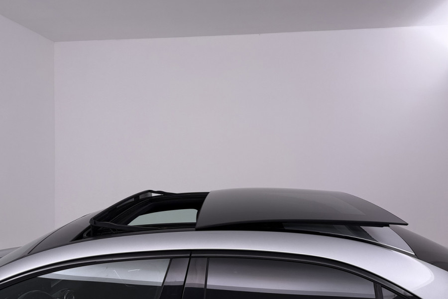 Mercedes-Benz A-Klasse 180 Business Solution AMG (PANORAMADAK, SFEERVERLICHTING, ELEKT. STOELEN, MULTIBEAM KOPLAMPEN, CAMERA)