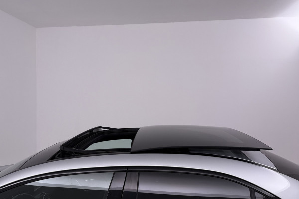 Mercedes-Benz A-Klasse 180 Business Solution AMG (PANORAMADAK, SFEERVERLICHTING, ELEKT. STOELEN, MULTIBEAM KOPLAMPEN, CAMERA)