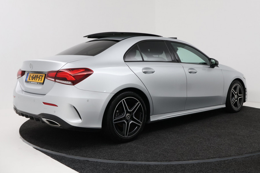 Mercedes-Benz A-Klasse 180 Business Solution AMG (PANORAMADAK, SFEERVERLICHTING, ELEKT. STOELEN, MULTIBEAM KOPLAMPEN, CAMERA)