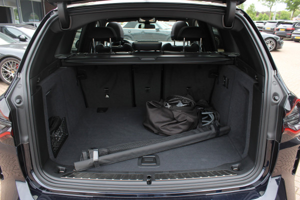 BMW iX3 High Executive 80 kWh / SoH 95,6% / Trekhaak / Panoramadak / 360Camera / Head-up / 20'' / Leder / Harman Kardon / Sfeerverlichting / Dodehoek / DAB / Stoelverwarming / ACC