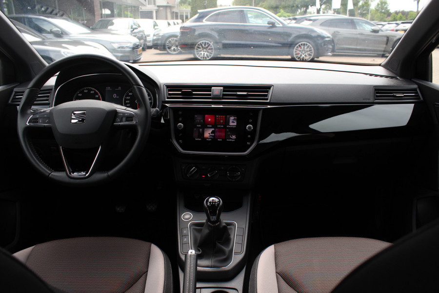 Seat Ibiza 1.0 TSI FR 116pk / CarPlay / Parkeerhulp achter / 17'' / Stoelverwarming / Cruise Control