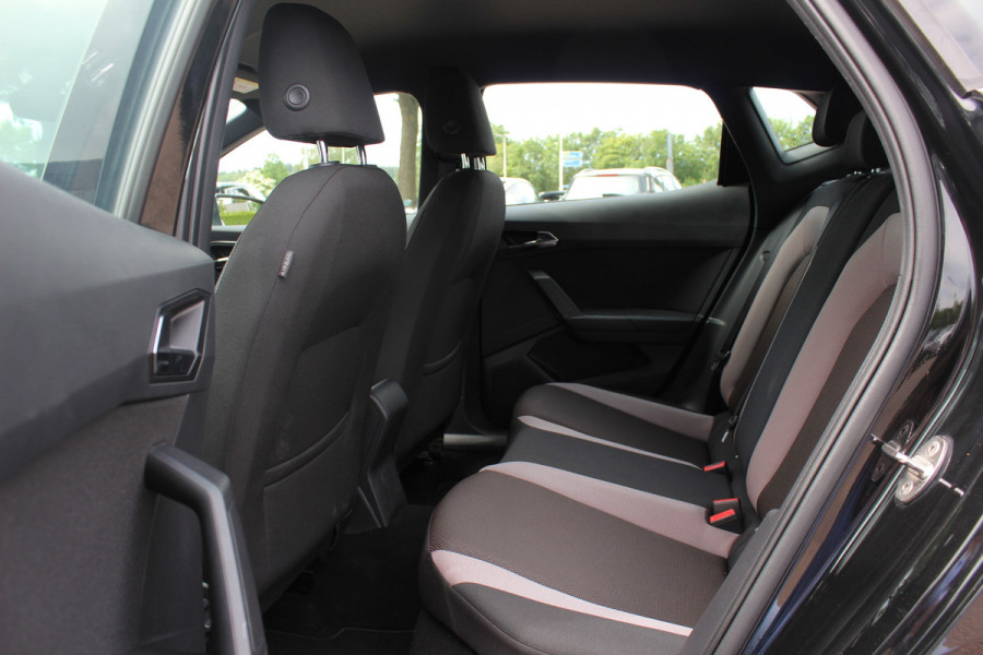 Seat Ibiza 1.0 TSI FR 116pk / CarPlay / Parkeerhulp achter / 17'' / Stoelverwarming / Cruise Control