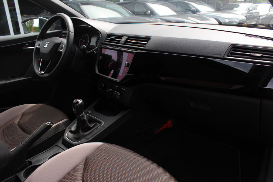 Seat Ibiza 1.0 TSI FR 116pk / CarPlay / Parkeerhulp achter / 17'' / Stoelverwarming / Cruise Control