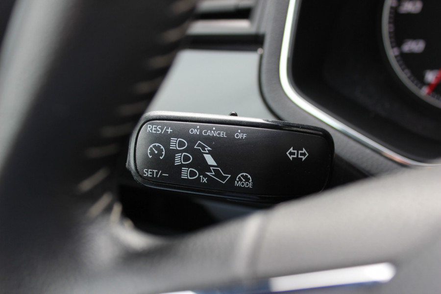 Seat Ibiza 1.0 TSI FR 116pk / CarPlay / Parkeerhulp achter / 17'' / Stoelverwarming / Cruise Control