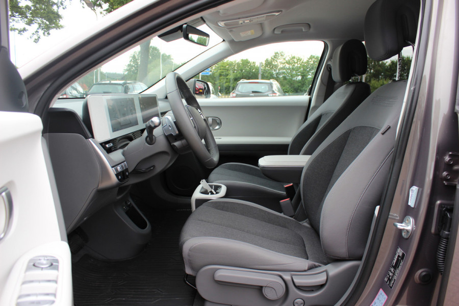 Hyundai IONIQ 5 Style 58 kWh 15.112km! / SoH 98,2% / NL Auto! / Trekhaak / Camera / CarPlay / Keyless / 19'' / Virtual Cockpit / DAB / ACC