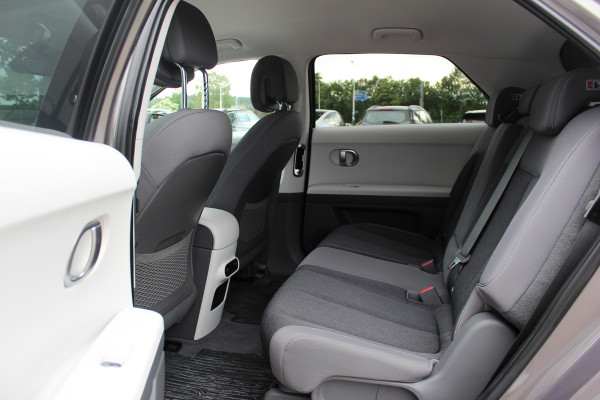 Hyundai IONIQ 5 Style 58 kWh 15.112km! / SoH 98,2% / NL Auto! / Trekhaak / Camera / CarPlay / Keyless / 19'' / Virtual Cockpit / DAB / ACC