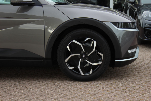 Hyundai IONIQ 5 Style 58 kWh 15.112km! / SoH 98,2% / NL Auto! / Trekhaak / Camera / CarPlay / Keyless / 19'' / Virtual Cockpit / DAB / ACC