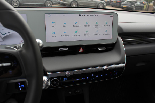 Hyundai IONIQ 5 Style 58 kWh 15.112km! / SoH 98,2% / NL Auto! / Trekhaak / Camera / CarPlay / Keyless / 19'' / Virtual Cockpit / DAB / ACC