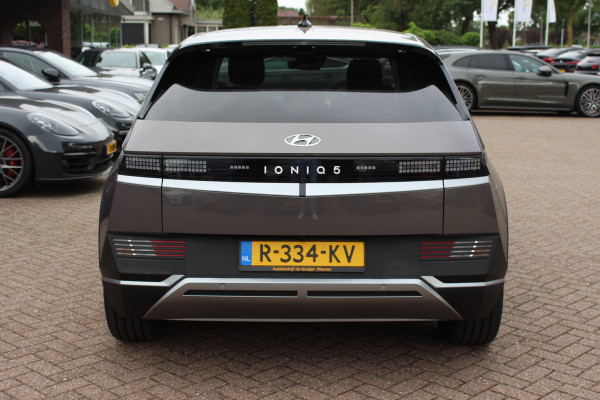 Hyundai IONIQ 5 Style 58 kWh 15.112km! / SoH 98,2% / NL Auto! / Trekhaak / Camera / CarPlay / Keyless / 19'' / Virtual Cockpit / DAB / ACC