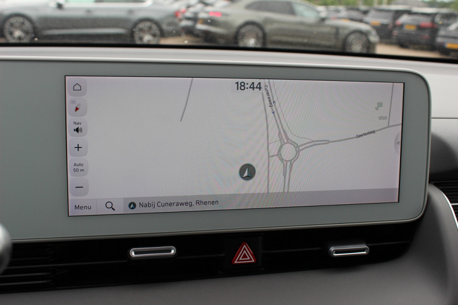 Hyundai IONIQ 5 Style 58 kWh 15.112km! / SoH 98,2% / NL Auto! / Trekhaak / Camera / CarPlay / Keyless / 19'' / Virtual Cockpit / DAB / ACC