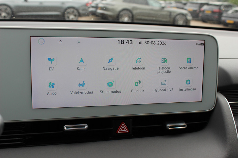 Hyundai IONIQ 5 Style 58 kWh 15.112km! / SoH 98,2% / NL Auto! / Trekhaak / Camera / CarPlay / Keyless / 19'' / Virtual Cockpit / DAB / ACC