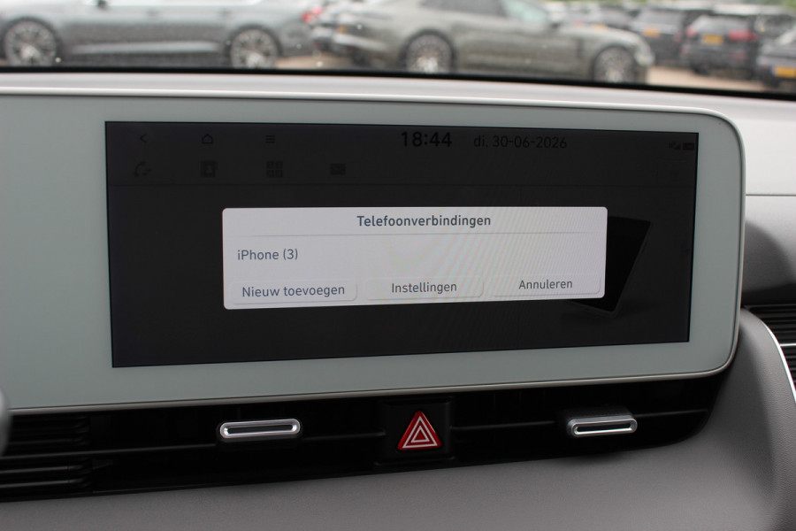 Hyundai IONIQ 5 Style 58 kWh 15.112km! / SoH 98,2% / NL Auto! / Trekhaak / Camera / CarPlay / Keyless / 19'' / Virtual Cockpit / DAB / ACC