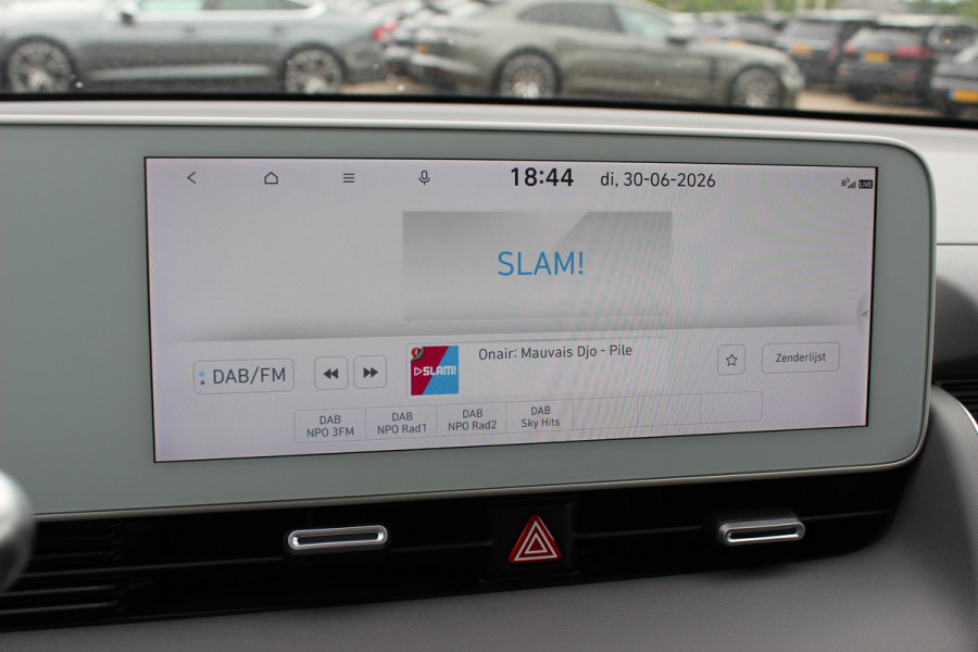 Hyundai IONIQ 5 Style 58 kWh 15.112km! / SoH 98,2% / NL Auto! / Trekhaak / Camera / CarPlay / Keyless / 19'' / Virtual Cockpit / DAB / ACC