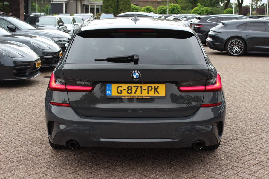 BMW 3 Serie Touring 330i High Exe. M Sport / Panoramadak / Camera / Leder / CarPlay / 19'' / Sportstoelen / Stoelverwarming / DAB / Cruise Control / Getint glas