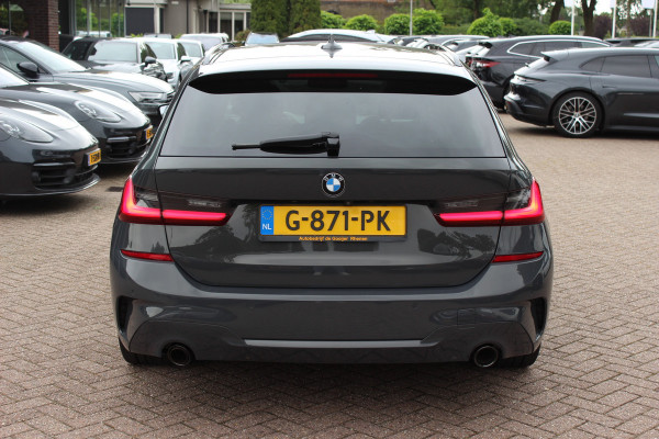 BMW 3 Serie Touring 330i High Exe. M Sport / Panoramadak / Camera / Leder / CarPlay / 19'' / Sportstoelen / Stoelverwarming / DAB / Cruise Control / Getint glas