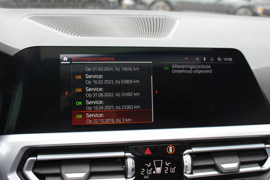 BMW 3 Serie Touring 330i High Exe. M Sport / Panoramadak / Camera / Leder / CarPlay / 19'' / Sportstoelen / Stoelverwarming / DAB / Cruise Control / Getint glas