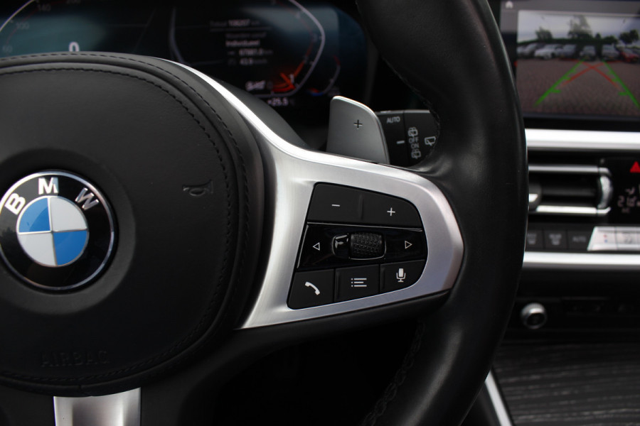 BMW 3 Serie Touring 330i High Exe. M Sport / Panoramadak / Camera / Leder / CarPlay / 19'' / Sportstoelen / Stoelverwarming / DAB / Cruise Control / Getint glas