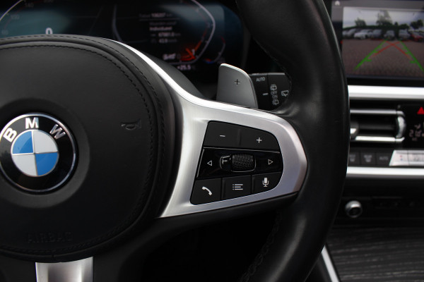 BMW 3 Serie Touring 330i High Exe. M Sport / Panoramadak / Camera / Leder / CarPlay / 19'' / Sportstoelen / Stoelverwarming / DAB / Cruise Control / Getint glas