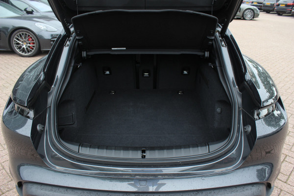 Porsche Taycan Sport Turismo 93 kWh / SoH 93,3% / Panoramadak / Camera / Bose / 20'' / Luchtvering / Leder / Warmtepomp / Dodehoek / Stoelverwarming / DAB / Cruise Control