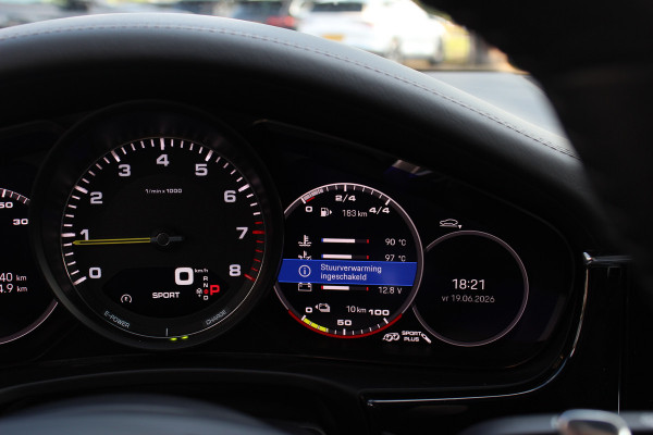 Porsche Panamera Sport Turismo 2.9 4 E-Hybrid / Panoramadak / 360Camera / Head-up / Softclose / Sportdesign+Chrono / 21'' / Sportuitlaat / Bose / Keyless / Stoelverwarming 4x / Stoelventilatie / Stuurverwarming / Dodehoek / DAB / ACC