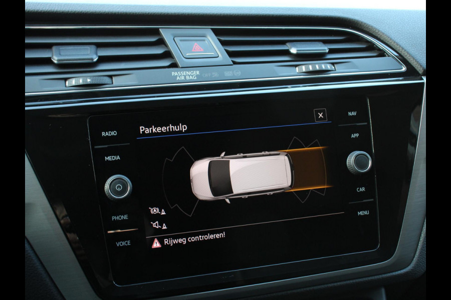 Volkswagen Touran 1.5 TSI 150pk DSG Comfortline 7p Navigatie Apple Carplay/Android Auto Climate Control Adaptive Cruise Control Stoelverwarming