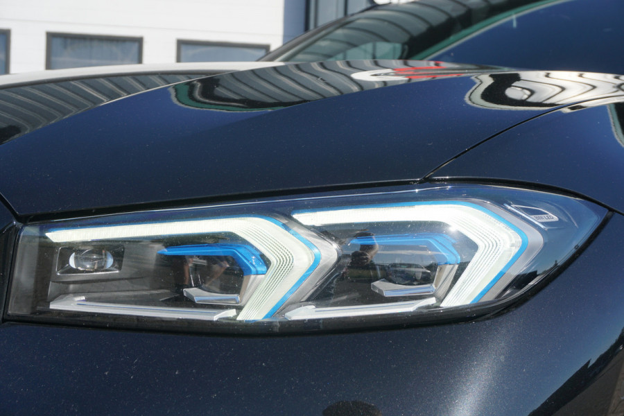 BMW 3 Serie Touring 320e LCI M-Sport Pro | ADAPTIVE LED | ACC | HEAD-UP | STOELVERW. | CAMERA |